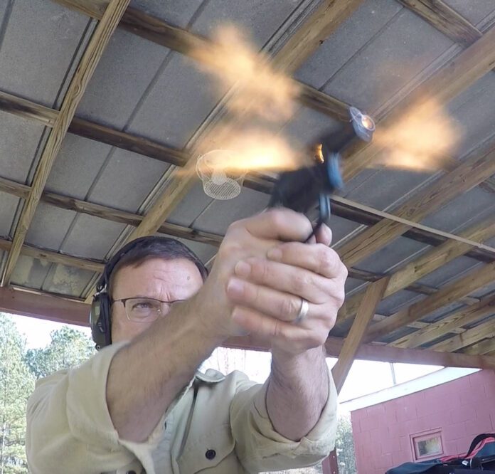 shooting Smith & Wesson Model 351 PD 160228 22 WMR